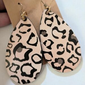 Chic Leopard Pattern Teardrop Earrings